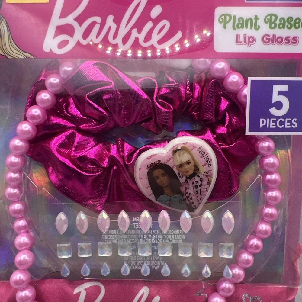 Barbie Glamour Set Lip Gloss Necklace Nail Gems Pretend‎ Play